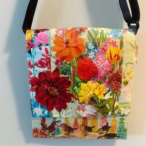 Gorgeous Blue Q messenger bag - with tags - 95% post-consumer material